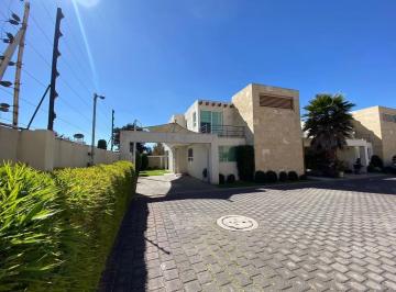 Casa · 269m² · 3 Recámaras · 2 Estacionamientos · Casa en Venta en Metepec, Residencial Puerta del Sol