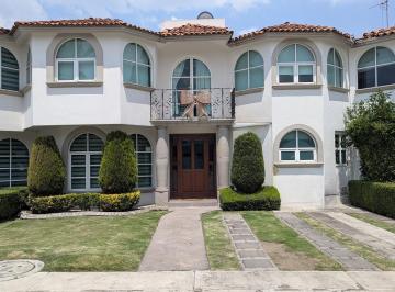 Casa · 215m² · 3 Recámaras · 2 Estacionamientos · Casa en Venta en Metepec Residencial Villas Country