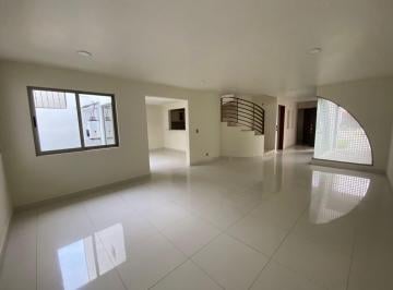 Casa · 237m² · 3 Recámaras · 2 Estacionamientos · Venta de Casa en Metepec Residencial Altamira