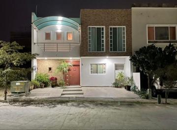Casa de 3 habitaciones, Zapopan · Casa de 140 m² con 3 Recámaras en Renta en La Cima
