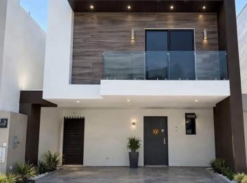 Casa de 3 habitaciones, Apodaca · Una Casa Pensada Para Quien Ya No Quiere Viviren Una Casa " Basica"