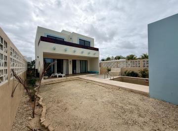 Casa · 123m² · 2 Recámaras · 2 Estacionamientos · Casa en Venta en Chicxulub Puerto
