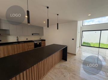 Casa · 160m² · 3 Recámaras · 2 Estacionamientos · Casa en Venta Villamagna 1a Sec