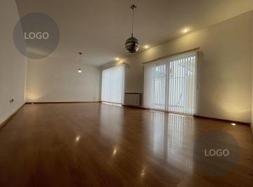 Casa · 230m² · 3 Recámaras · 2 Estacionamientos · Casa en Renta Privada en Colinas del Parque