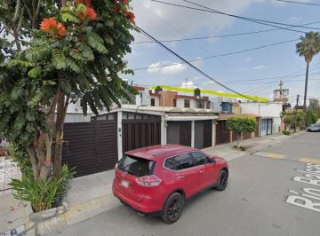 Casa · 156m² · 3 Recámaras · 2 Estacionamientos · Casa en Colinas de Lago