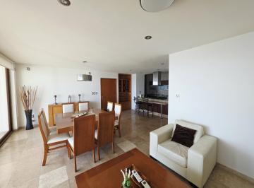 Departamento · 180m² · 3 Recámaras · 2 Estacionamientos · Departamento Completamente Amueblado en Renta
