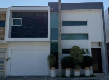 Casa · 220m² · 3 Recámaras · 2 Estacionamientos · Casa en Lomas del Pedregal 127 en Lomas Residencial, Alvarado, Ver