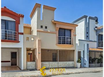 Casa de 3 habitaciones, Irapuato · Casa Amueblada en Renta | Zona Plaza Cibeles | Irapuato