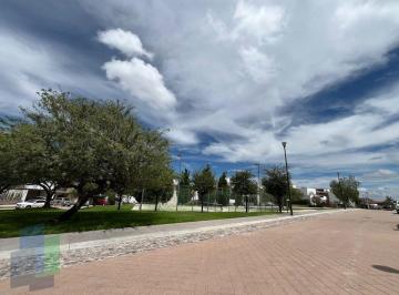 34999b482786aaeaa387637db00803f31e6af805a05bf185000f367c5c93d686 · La Vista Residencial en Venta en Privada con Amenidades.