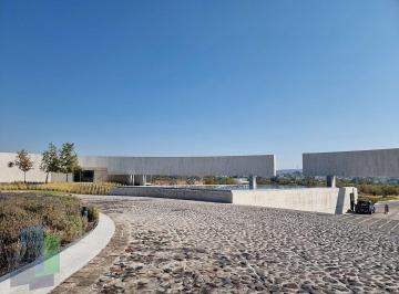 2c5d3f834cf8a816990a7f8bd420742474d9b5f44329cf58f377ce1c61058673 · Terrenos en Lago Juriquilla con Unos Jardines Excepcionales