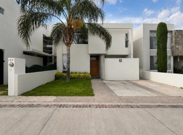 Casa · 184m² · 3 Recámaras · 2 Estacionamientos · Casa en Venta en Los Fresnos Residencial Al Nor Poniente de La Ciudad Ma