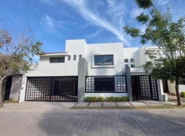 Casa de 3 habitaciones, León · Casa Residencial