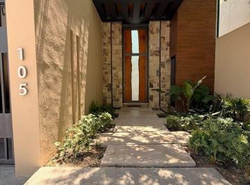d577aa733aade4618c9101e99f72261881e8edbd22447e8ef16645f3955e1074 · Casa con Alberca en Venta - del Valle