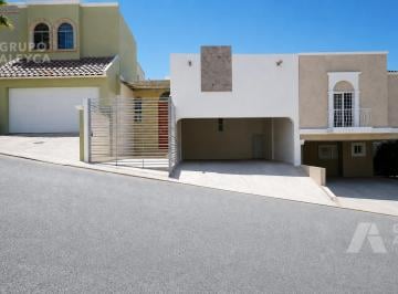 Casa · 2 Recámaras · Casa en Las Fuentes