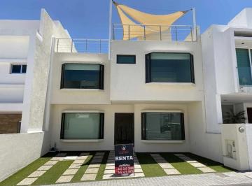 Casa en condominio de 4 habitaciones, Querétaro · Casa Renta o Venta 4 Recamaras Milenio Privada Lucepolis Queretaro