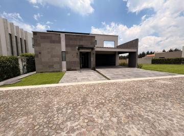 Casa · 350m² · 2 Recámaras · 3 Estacionamientos · Casa en Renta El Meson Calimaya