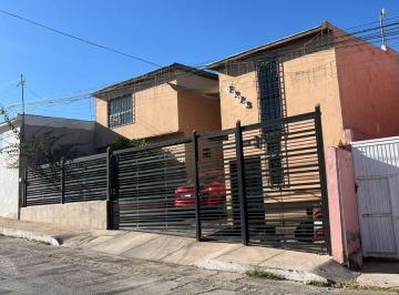 Casa de 4 habitaciones, Chihuahua · Casa en Venta El Col Granjas!