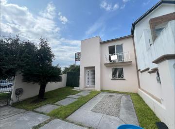 Casa · 210m² · 3 Recámaras · 2 Estacionamientos · Casa - Puerta de Hierro Cumbres