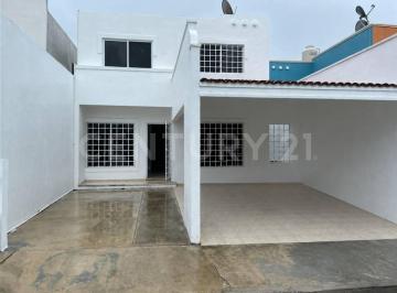 Casa · 180m² · Casa en Renta en La Toscana, Playa del Carmen