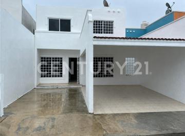 Casa · 180m² · Casa en Renta en La Toscana, Playa del Carmen