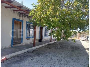 Terreno / Lote · 125m² · 5 Recámaras · 5 Estacionamientos · Propiedad Para Inversión a 300 m del Mar | Ideal Para Hostal o Boutique Hotel