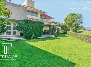 1 · Casa en Venta en Lomas Country