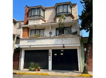 Casa de 6 habitaciones, Iztapalapa · Terreno con Dos Casas en Venta en Cdmx