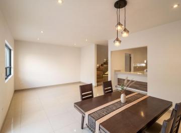 Casa · 242m² · 3 Recámaras · 2 Estacionamientos · Casa Nueva en Venta Fraccionamiento Santoral II Dominio Cumbres