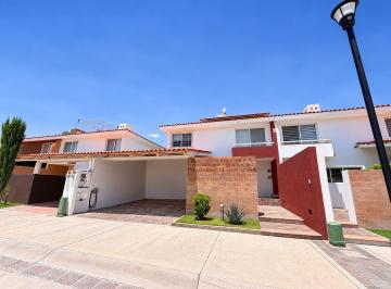 27a5f190907ebc04e10bdddac017e4d1a5c8f5e4715916b90e48b3dcab8ebb41 · Casa con Alberca en Viña Antigua