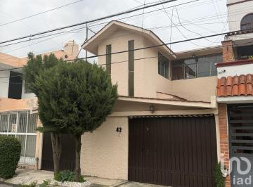 Oficina · 195m² · 4 Recámaras · 1 Estacionamiento · Casa Para Oficina en Renta en Casa Blanca