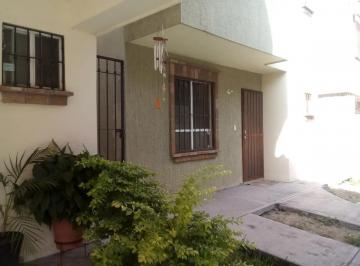 1 · Casa en Renta Semiamueblada, Privada San Carlos, Parques, Seguridad,. Cerca Morones P. Israel Cvzos
