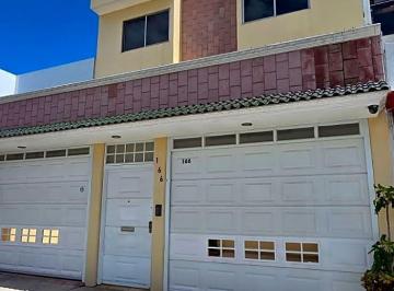 Casa · 302m² · 3 Recámaras · 2 Estacionamientos · Casa en Venta Pachuca Hidalgo.