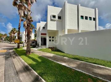 Casa · 450m² · 4 Recámaras · 3 Estacionamientos · Casa en Venta | Residencial Villa Magna | Cancun