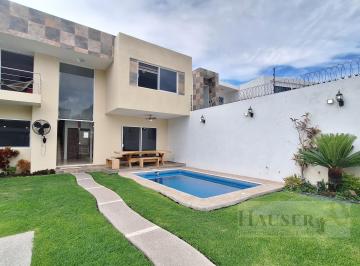 Casa de 4 habitaciones, Temixco · Casa con Alberca en El Fraccionamiento Burgos Al Sur de Cuernavaca