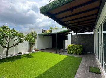 Casa de 4 habitaciones, Querétaro · Casa en Real de Juriquilla · 4 Niveles con Vista Panorámica, Jardín y Bar