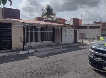 Casa · 136m² · 3 Recámaras · 2 Estacionamientos · Casa de 1 Nivel en Venta en Flores del Valle, Veracruz, Muy Cerca de Ejercito Mexicano