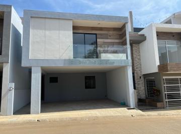 Casa · 248m² · 3 Recámaras · 2 Estacionamientos · Casa - Pedregal de Las Animas