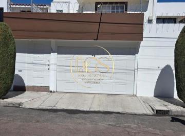 Casa · 316m² · 3 Recámaras · 3 Estacionamientos · Casa en Venta La Favorita Residencial Celaya