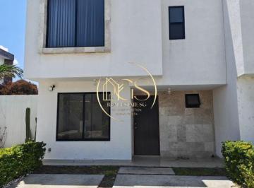 Casa · 125m² · 3 Recámaras · 2 Estacionamientos · Casa en Venta Alteza Residencial Celaya