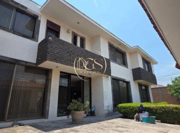 Casa · 546m² · 4 Recámaras · 5 Estacionamientos · Casa de Lujo en Venta Arboledas 1ra Secc Celaya
