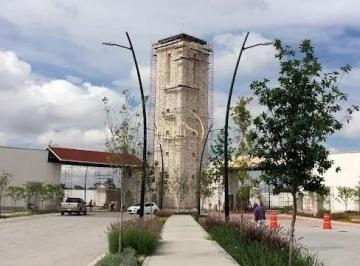 Terreno / Lote · 200m² · 2 Estacionamientos · Terreno en Venta Mayorazgo Residencial Celaya