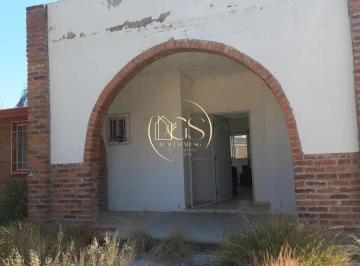 Casa · 1000m² · 2 Recámaras · 4 Estacionamientos · Casa en Venta Praderas de La Hacienda Celaya