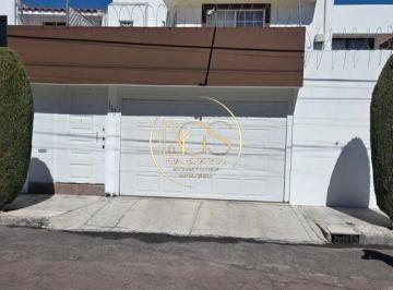 Casa · 255m² · 3 Recámaras · 3 Estacionamientos · Casa en Venta Doble Terreno La Favorita Residencial Celaya