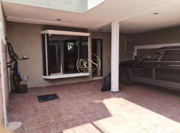 Casa · 90m² · 3 Recámaras · 2 Estacionamientos · Casa en Venta Zona de Oro II Celaya