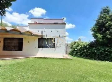 Casa · 800m² · 2 Recámaras · 4 Estacionamientos · Casa en Venta Praderas de La Hacienda Celaya
