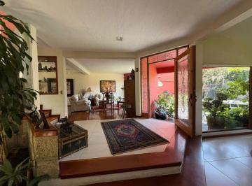 Casa de 4 habitaciones, Cuajimalpa de Morelos · Casa en Venta en Bosques de Las Lomas. Bosque de Granados. Jardín y Calle Tranquila
