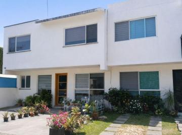 Casa en condominio de 4 habitaciones, Jiutepec · Casa en Venta en Condominio Privado