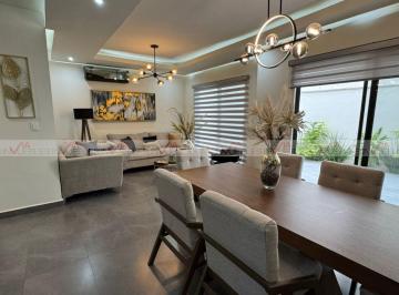 Casa · 290m² · 3 Recámaras · 2 Estacionamientos · Casa en Renta en Cumbres Elite Premier