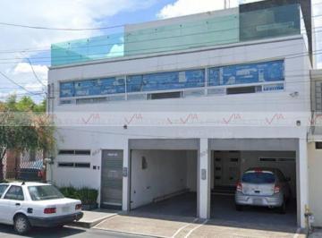 Oficina · 197m² · 3 Recámaras · 5 Estacionamientos · Oficina en Renta en Roma