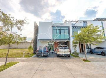 Casa de 4 habitaciones, Zapopan · Residencia en Venta en Solares, Zona Real, Zapopan.